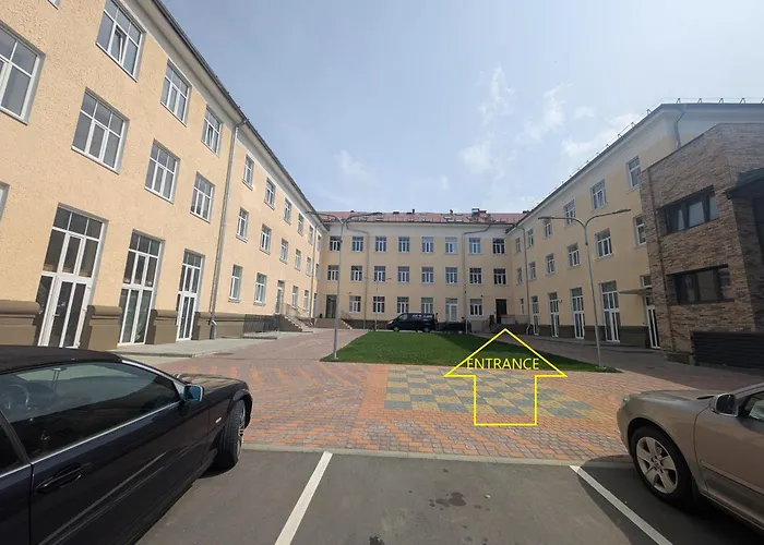 Eva & Free-parking Κλαϊπέντα