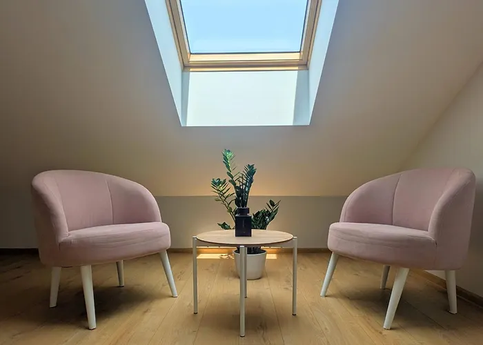 Eva & Free-parking * Κλαϊπέντα